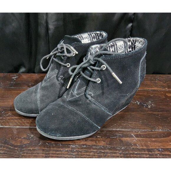 Toms Women's Black Suede Desert Wedge Lace-Up Bootie Sz. 8 - Picture 1 of 9